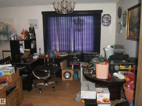 Vegreville, AB T9C 1K2,5606 51 ST