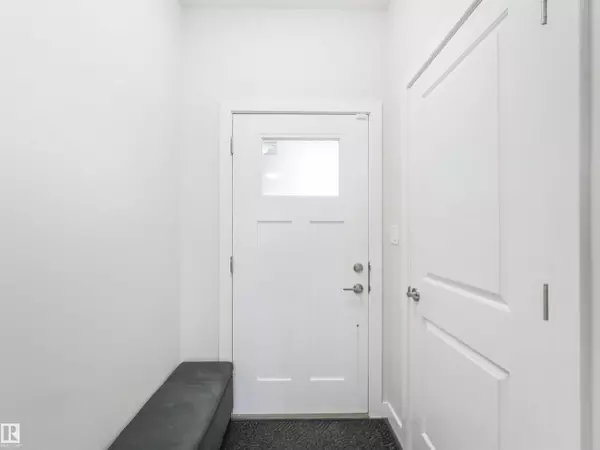 Edmonton, AB T6W 3W4,1815 KEENE CR SW