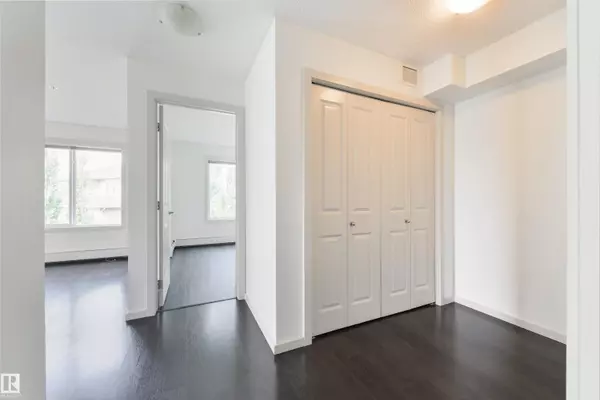 Edmonton, AB T6X 2A8,#202 5521 7 AV SW