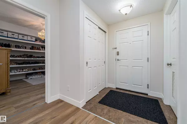 Edmonton, AB T6A 4A5,#104 9803 96A ST NW