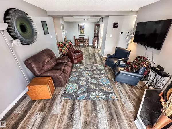 Edmonton, AB T6E 3V9,#303 9131 99 ST NW