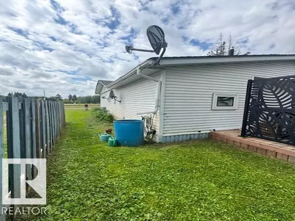 Rural Lac Ste. Anne County, AB T0E 0A0,4531 47 ST