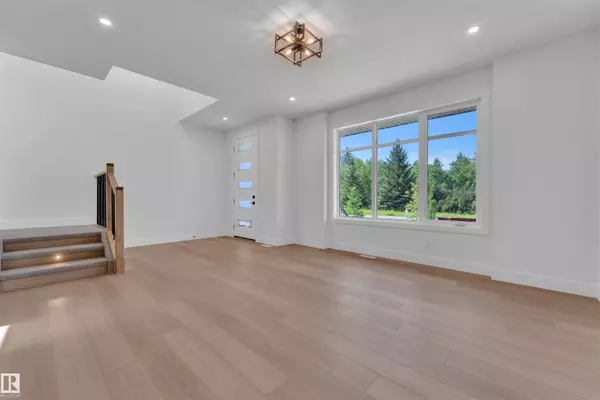 Edmonton, AB T6W 4L7,6107 CRAWFORD DR SW