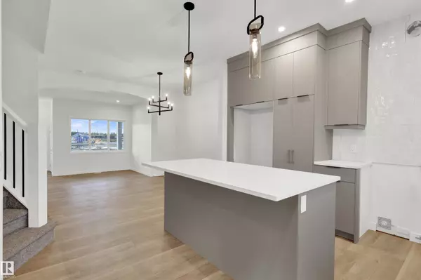 Edmonton, AB T6W 4E2,511 Paterson WY SW