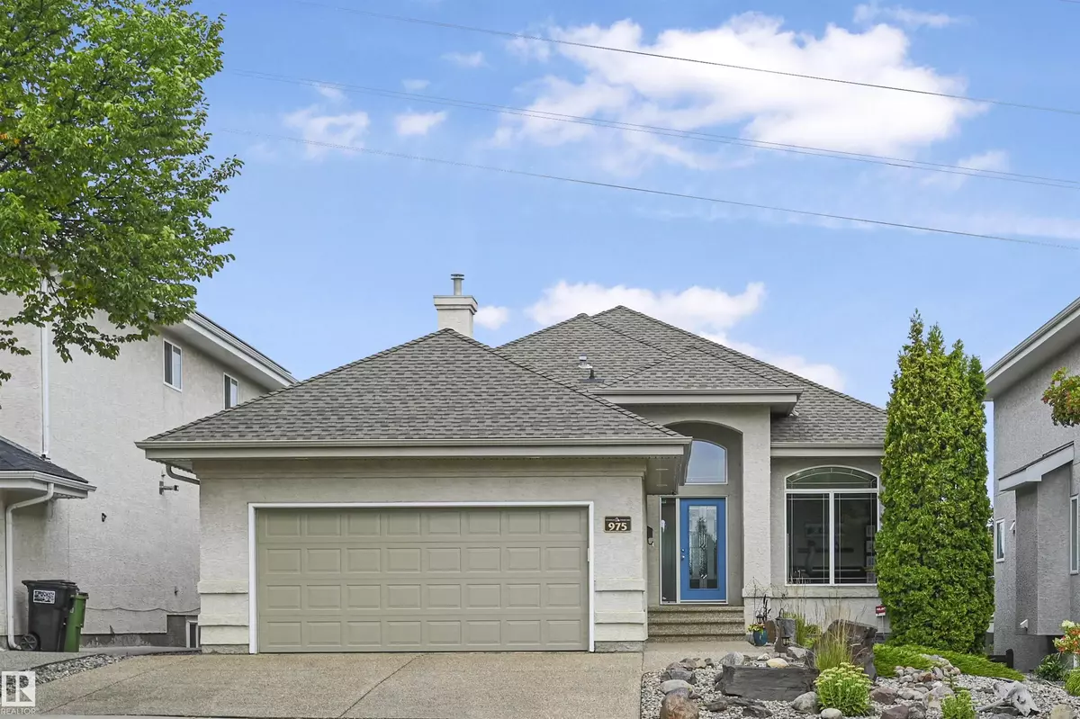 Edmonton, AB T6R 3G7,975 HOLLINGSWORTH BN NW
