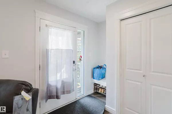 Edmonton, AB T5E 6X5,5654 JUCHLI AV NW