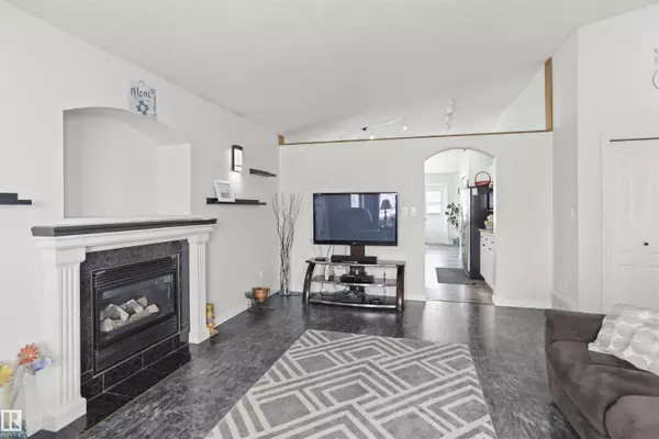 Devon, AB T9G 2C9,606 KANANASKIS PL