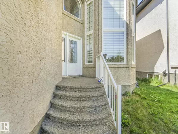 Edmonton, AB T6V 0B9,13420 160 AV NW