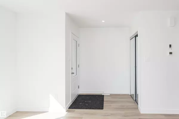Edmonton, AB T6W 1A8,5134 KINNEY WY SW