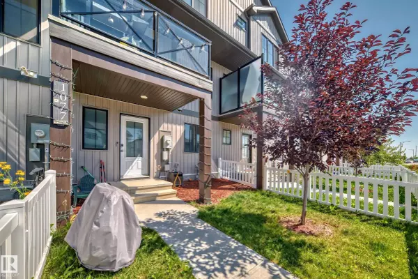 Edmonton, AB T5Y 4B7,1077 CY BECKER RD NW