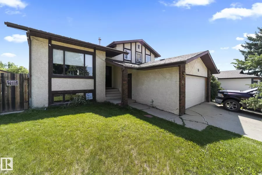 10 Gummow CL, Red Deer, AB T4P 2M3