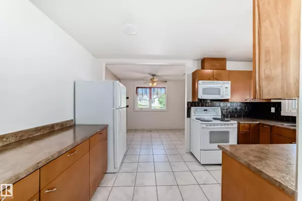 Spruce Grove, AB T7X 2Z9,110 BRANTFORD ST