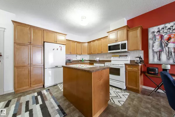 Edmonton, AB T5P 0N3,#216 9820 165 ST NW