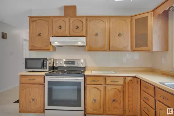 Edmonton, AB T5B 3B2,11338 84 ST NW