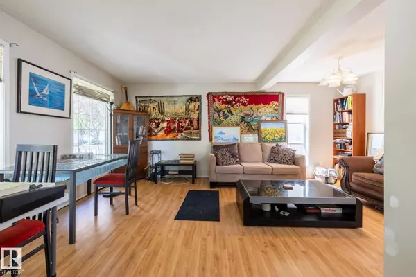 Edmonton, AB T6M 2W2,5228 201 ST NW