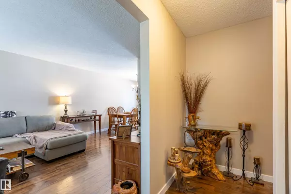Morinville, AB T8R 1K3,9008 99A AV