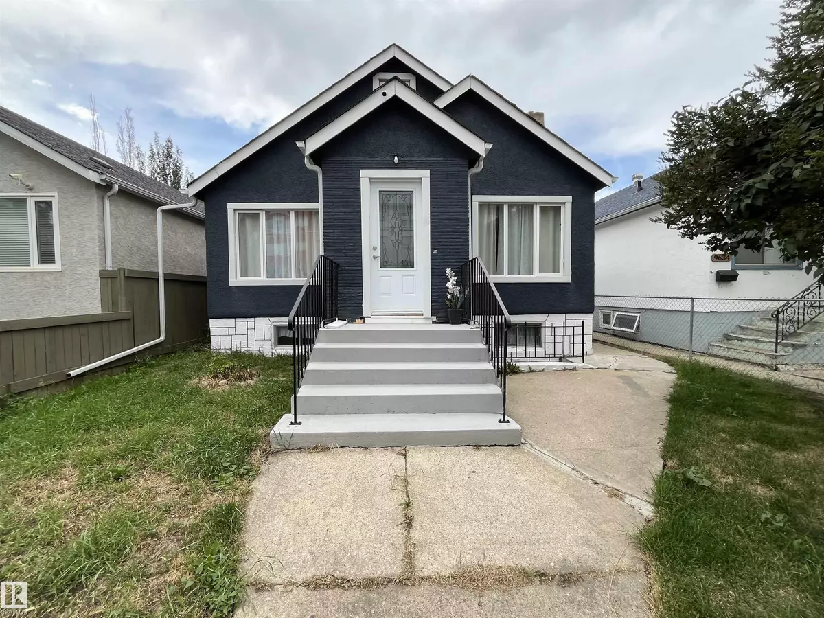 Edmonton, AB T5H 0N4,9638 106 AV NW