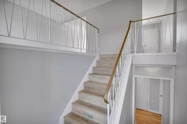Edmonton, AB T6L 2T9,2103 45 ST NW NW
