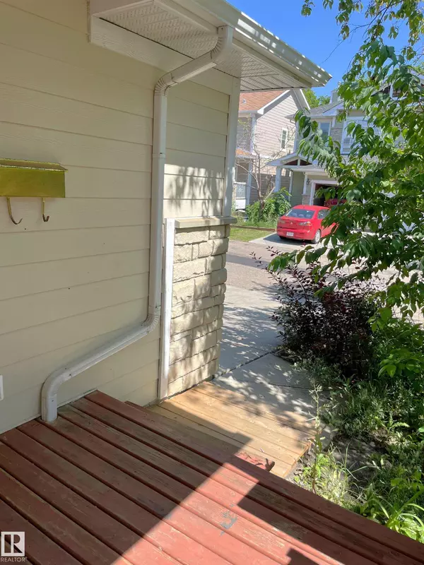 Edmonton, AB T5A 0A1,#24 6410 134 AV NW