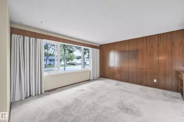 Fort Saskatchewan, AB T8L 1W2,9402 SHERRIDON DR