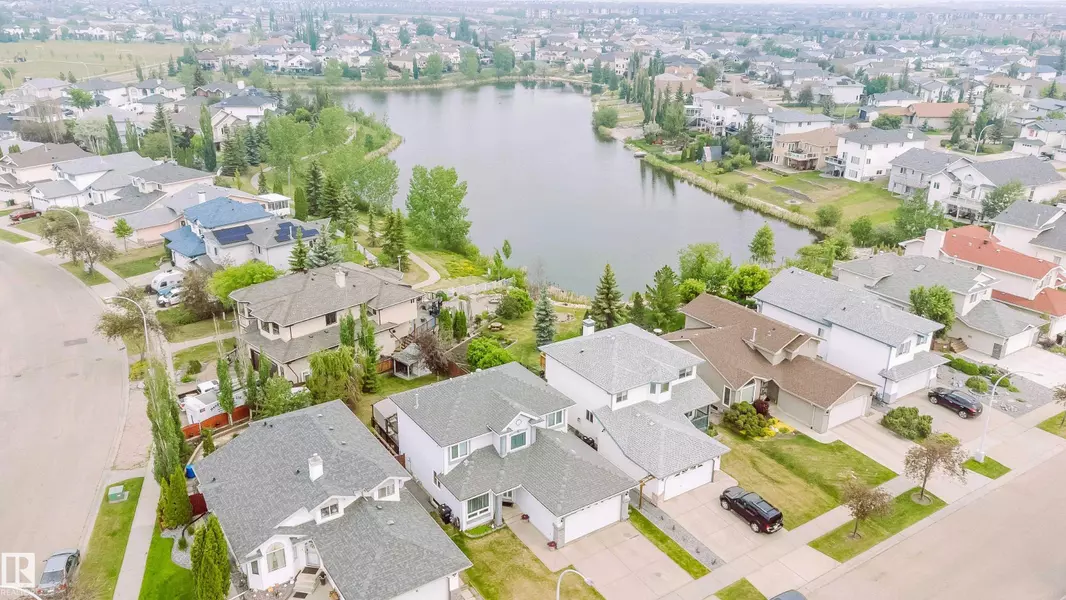 442 KLARVATTEN LAKE WD NW, Edmonton, AB T5Z 3B9