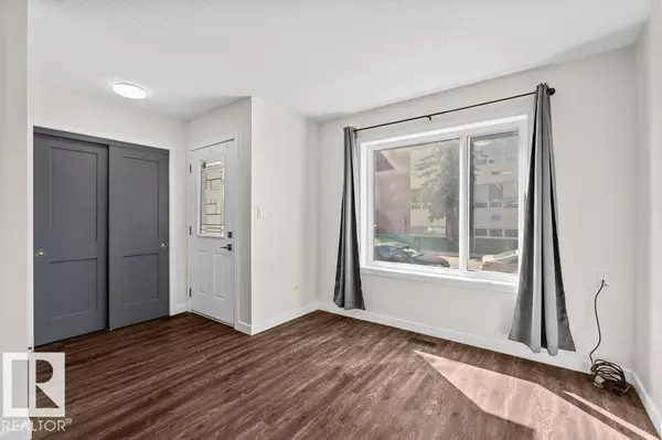 Edmonton, AB T5M 2R6,13108 112 AV NW