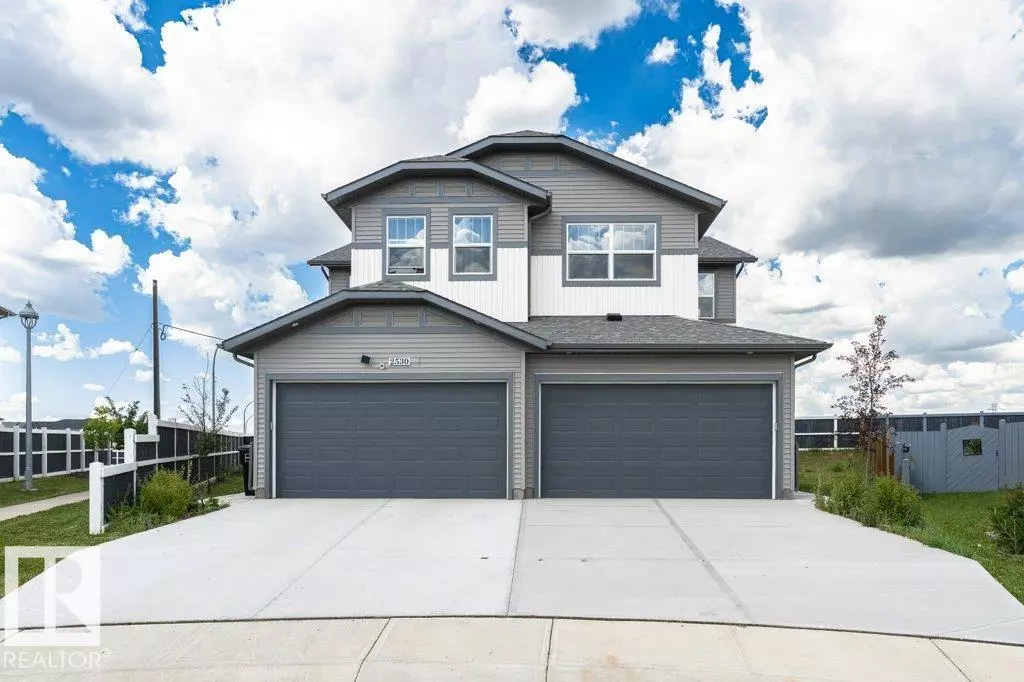 Edmonton, AB T5Y 3Z1,2528 152 AV NW