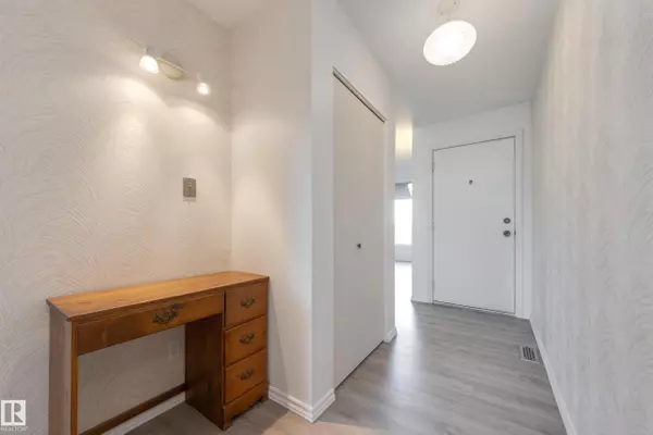 Edmonton, AB T5E 5X1,8504 151 AV NW