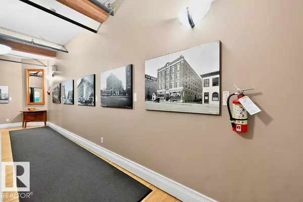 Edmonton, AB T5J 1B1,#403 10249 104 ST NW