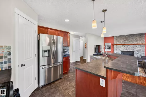 Edmonton, AB T5T 1S9,20628 92 AV NW
