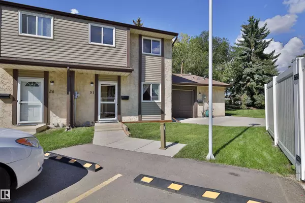 Edmonton, AB T6J 5H1,#51 10453 20 AV NW
