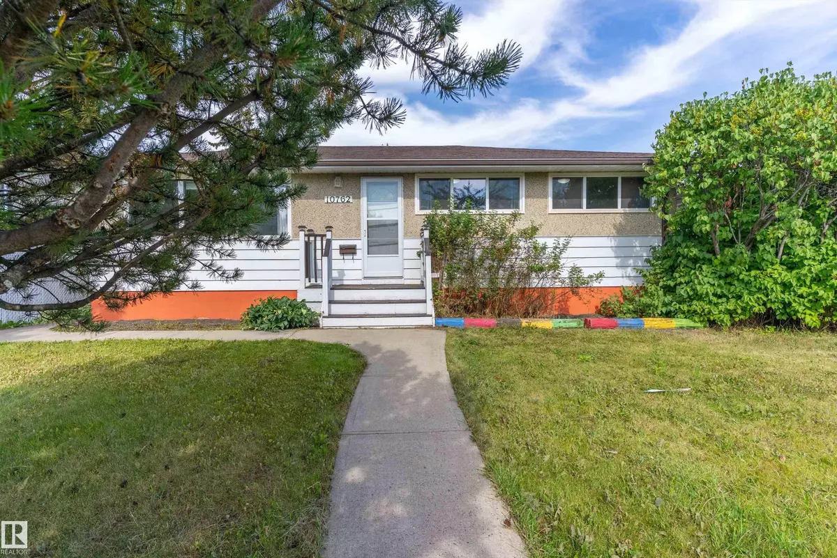 Edmonton, AB T5P 3R9,10762 164 ST NW