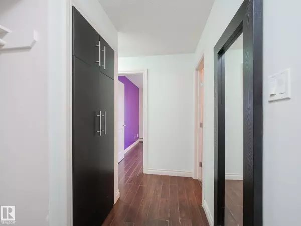 Edmonton, AB T5P 1B7,#103 15930 109 AV NW