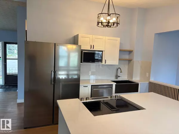 Edmonton, AB T6B 1A8,6808 95 AV NW NW