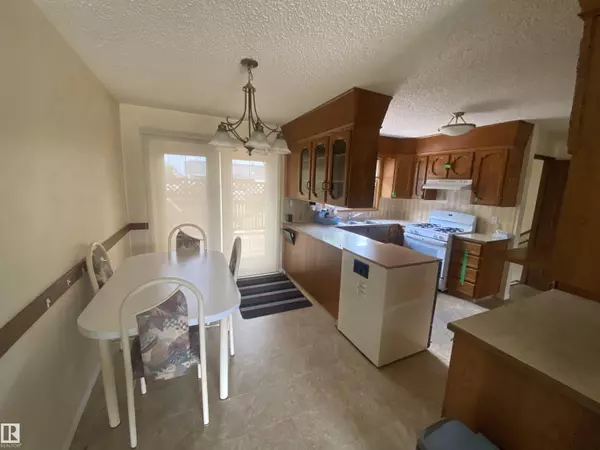 Vegreville, AB T9C 1J1,5918 52