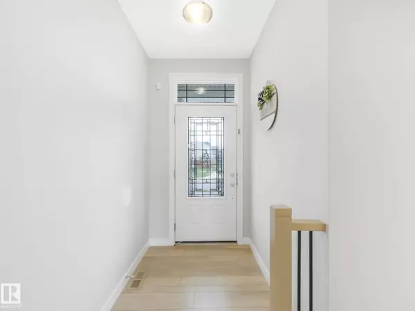 Edmonton, AB T6M 1L6,20007 15 AV NW