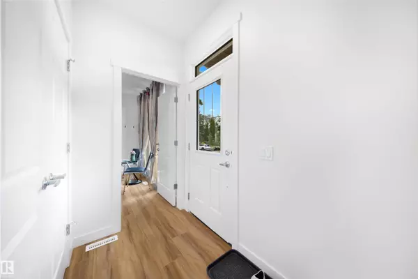 Edmonton, AB T6H 2B8,10818 68 AV NW