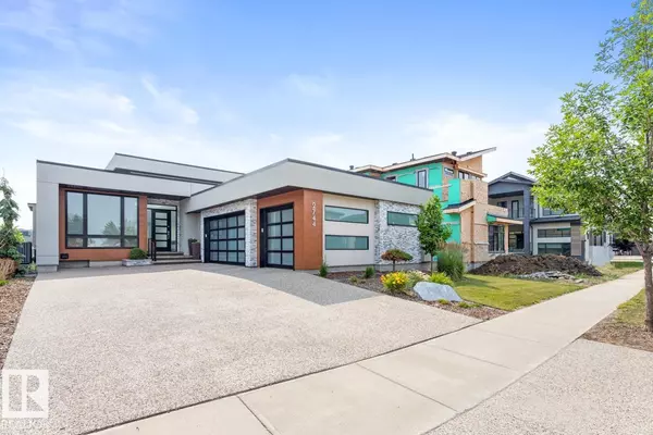 2744 WHEATON DR NW, Edmonton, AB T6W 2M5