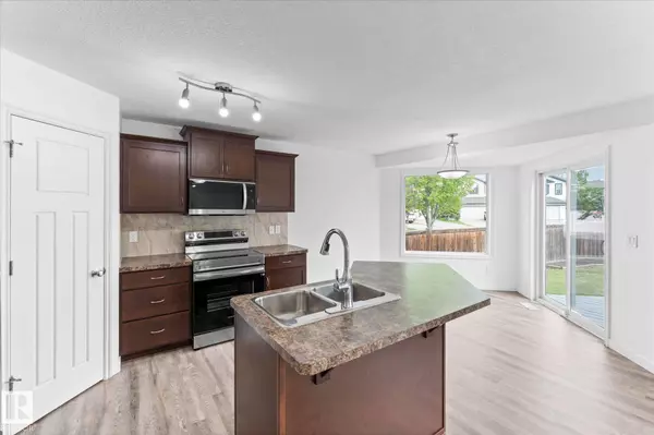 Fort Saskatchewan, AB T8L 0E7,1 RIDGELAND WY