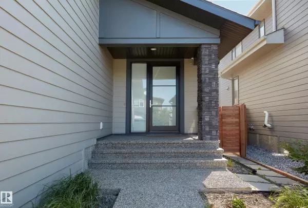 Edmonton, AB T6W 3R9,2250 KELLY CR SW