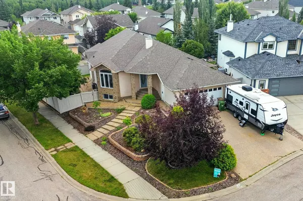 St. Albert, AB T8N 6X8,17 KENDALL CR