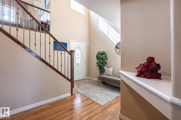 Edmonton, AB T6X 1L6,8214 6 AV SW
