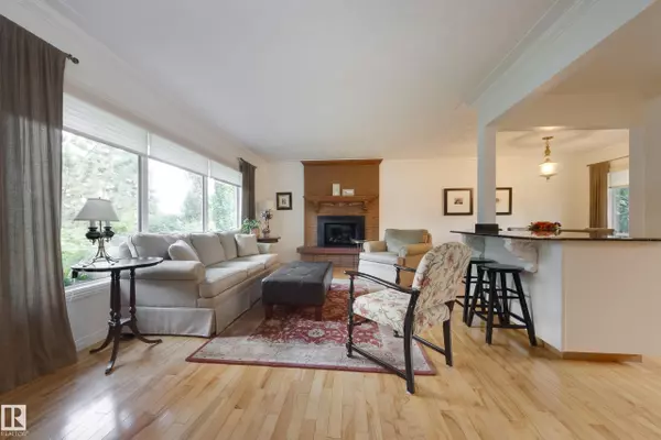 Edmonton, AB T6A 1K7,4107 106B AV NW