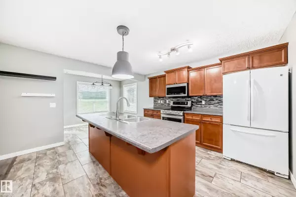 Spruce Grove, AB T7X 0B5,83 VAUGHN AV