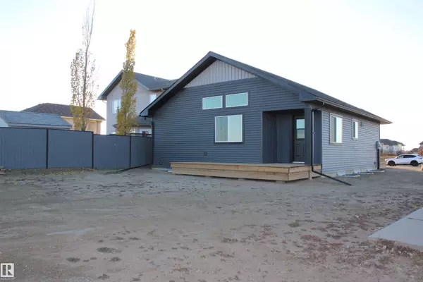 Mundare, AB T0B 3H0,1 Whitetail WY