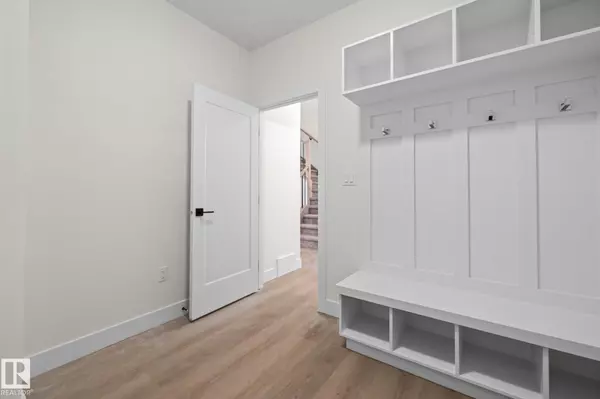 Morinville, AB T8R 2R6,9628 89a street