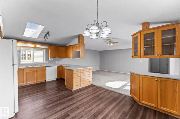 Stony Plain, AB T7Z 2P3,29 GRAYWOOD CV