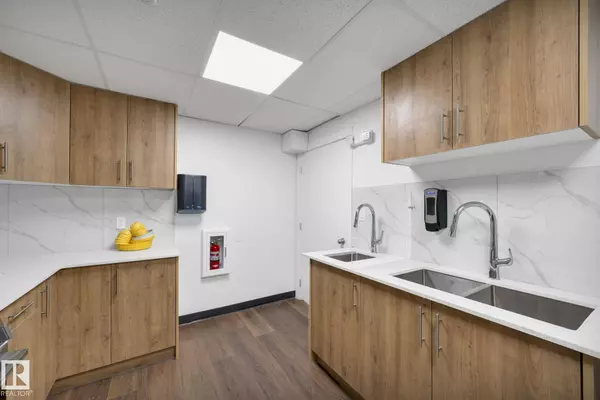 Stony Plain, AB T7Z 1T2,Address not disclosed