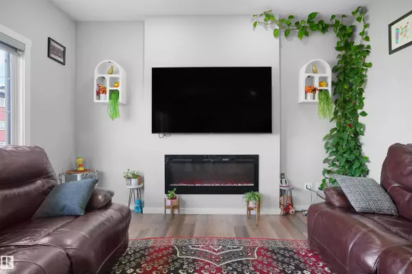 Edmonton, AB T6T 2G1,464 42 Ave NW