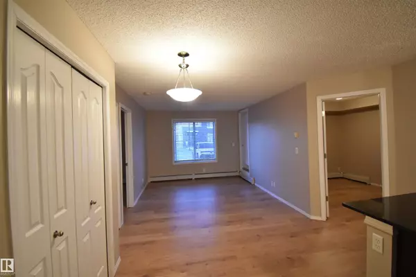 Edmonton, AB T6W 2Y1,#117 12025 22 AV SW SW